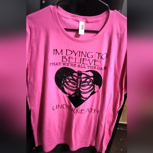 Womens Graphic Tee - Picture 1 of 4
